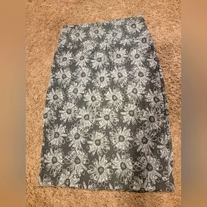 LuLaRoe Daisy Print Cassie Pencil Skirt size XS Extra Small